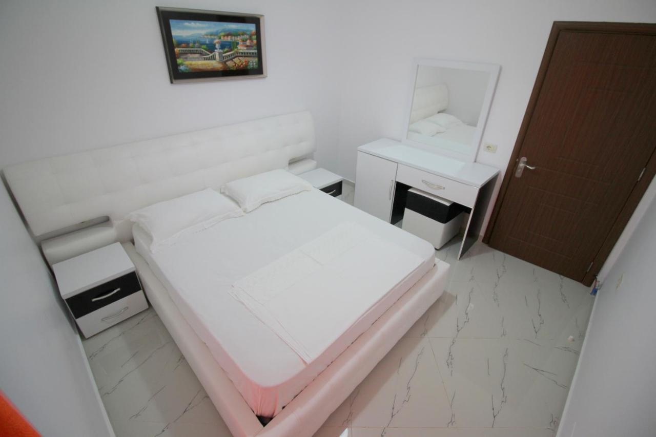 Klajdi Apartaments Sarande Exterior photo