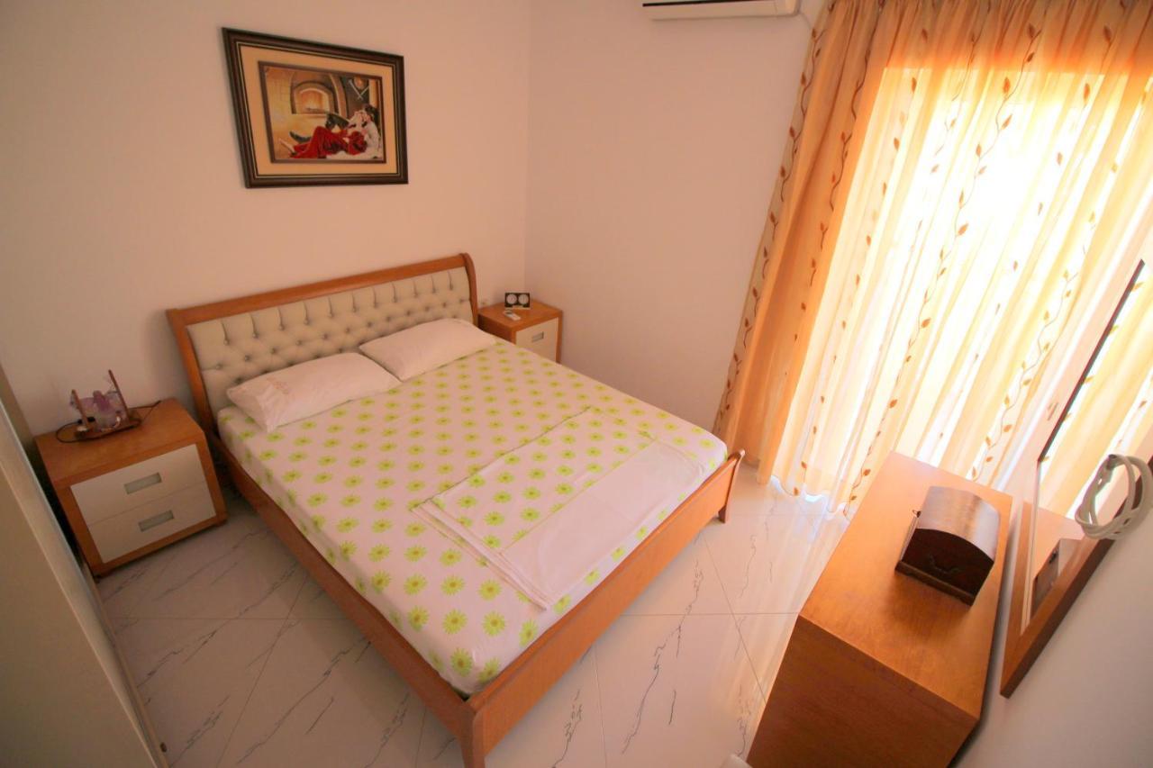 Klajdi Apartaments Sarande Exterior photo