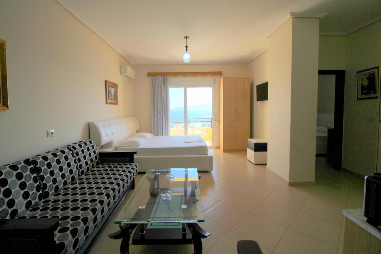 Klajdi Apartaments Sarande Exterior photo