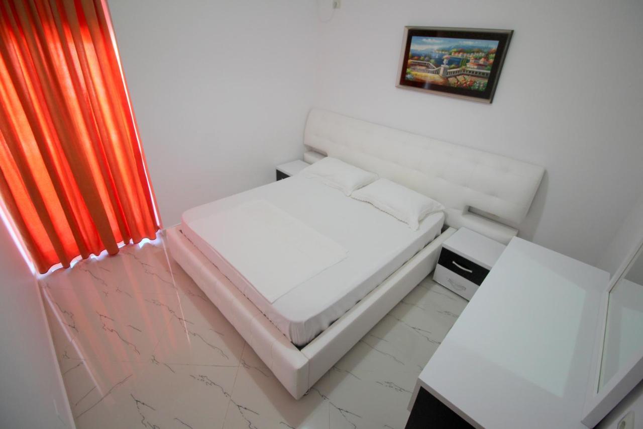 Klajdi Apartaments Sarande Exterior photo