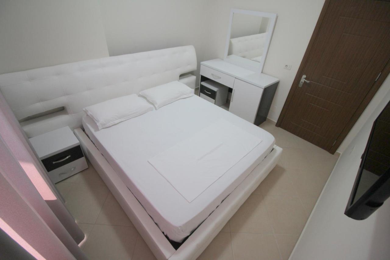 Klajdi Apartaments Sarande Exterior photo