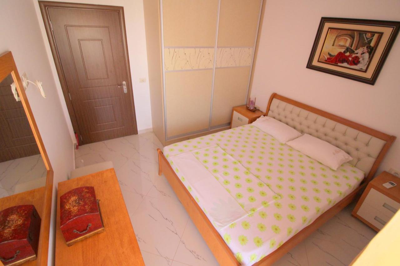 Klajdi Apartaments Sarande Exterior photo