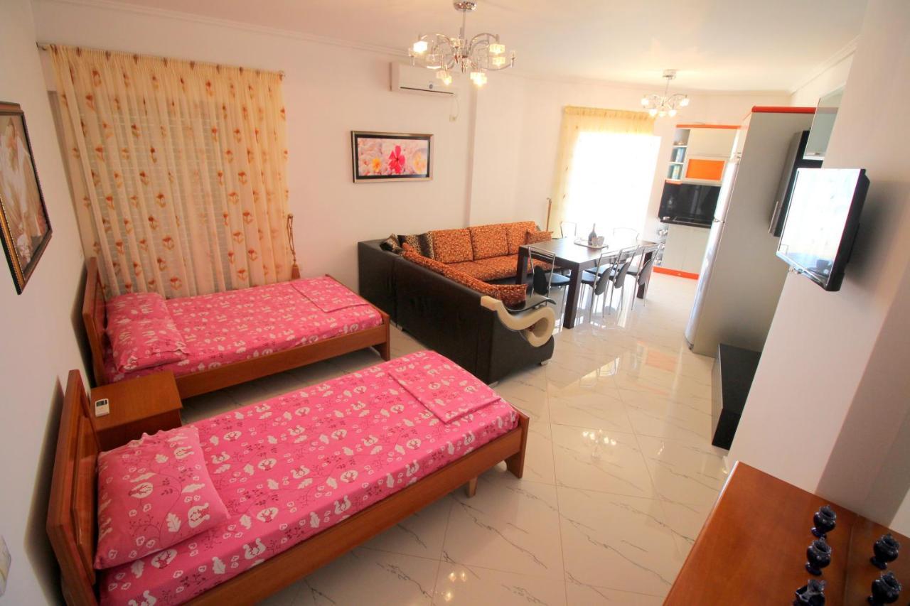 Klajdi Apartaments Sarande Exterior photo