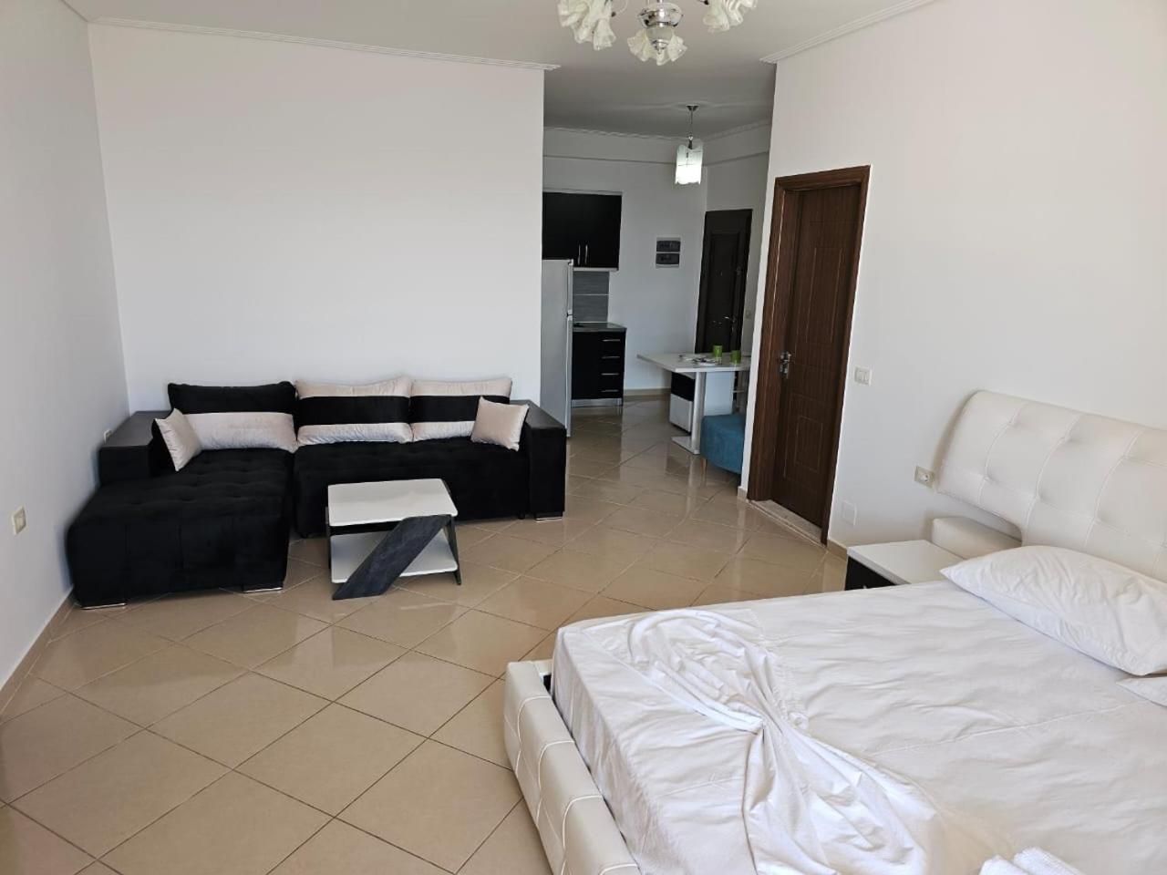 Klajdi Apartaments Sarande Exterior photo