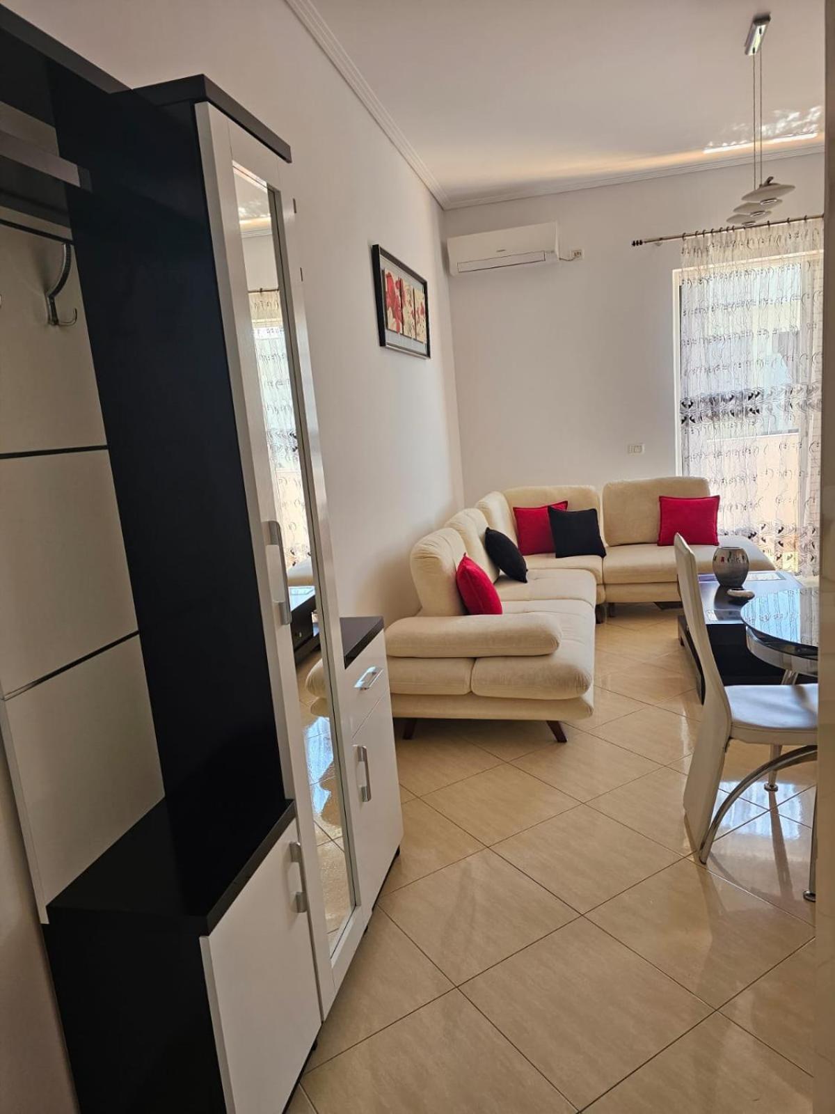 Klajdi Apartaments Sarande Exterior photo