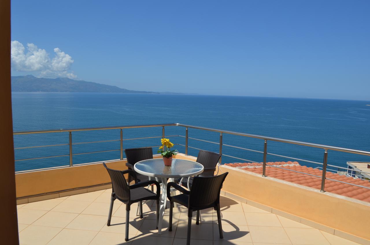 Klajdi Apartaments Sarande Exterior photo